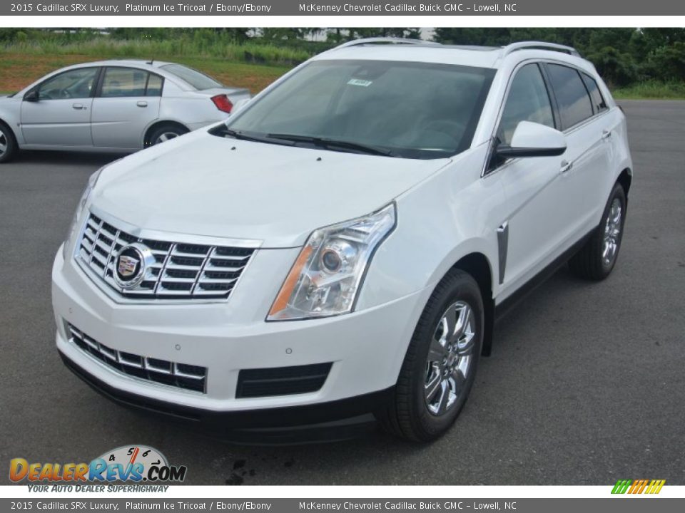 Front 3/4 View of 2015 Cadillac SRX Luxury Photo #2
