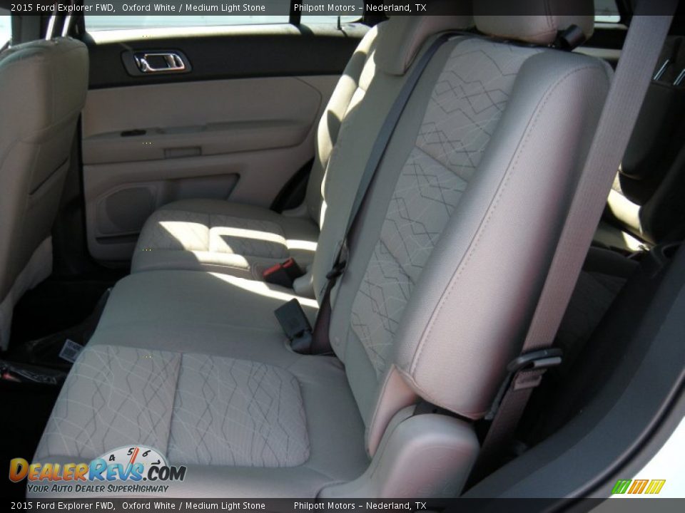 Rear Seat of 2015 Ford Explorer FWD Photo #20