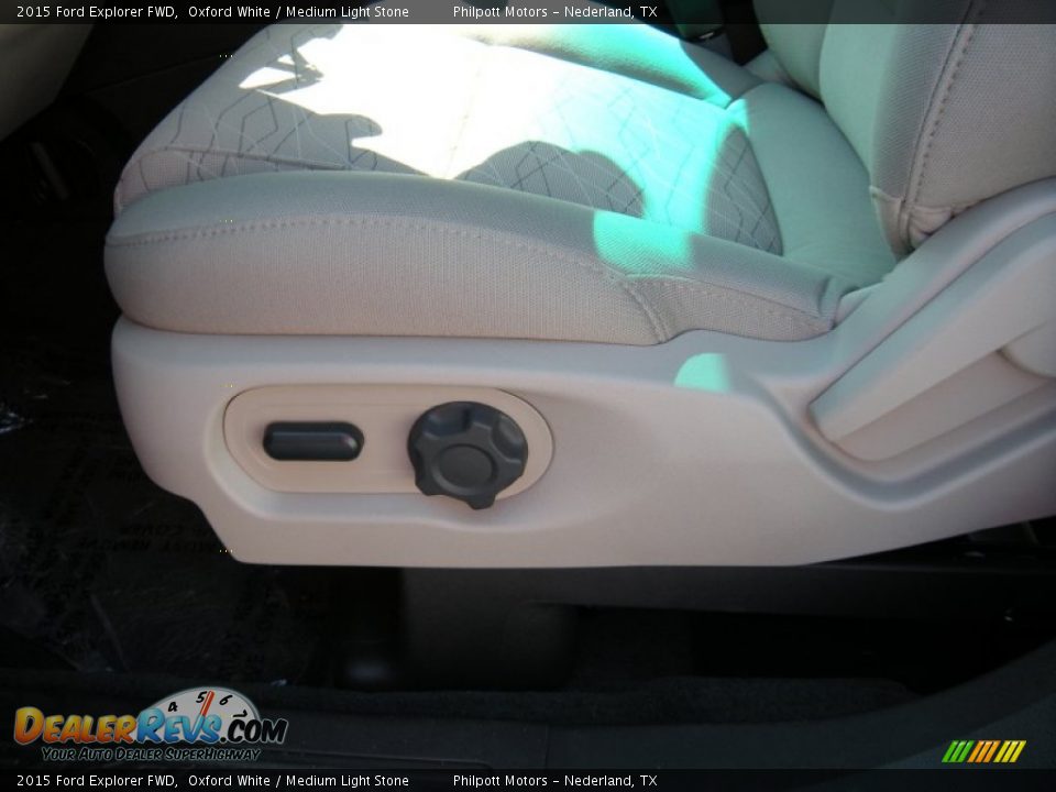 2015 Ford Explorer FWD Oxford White / Medium Light Stone Photo #25