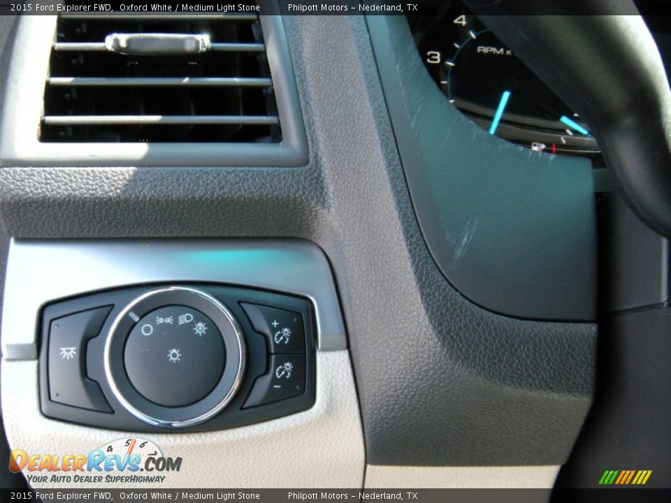 2015 Ford Explorer FWD Oxford White / Medium Light Stone Photo #33