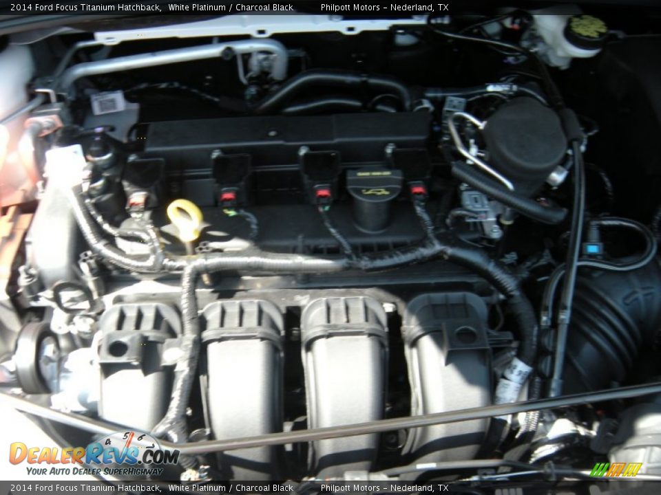 2014 Ford Focus Titanium Hatchback White Platinum / Charcoal Black Photo #16
