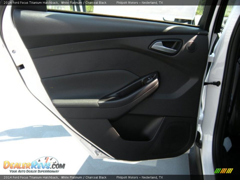 2014 Ford Focus Titanium Hatchback White Platinum / Charcoal Black Photo #18