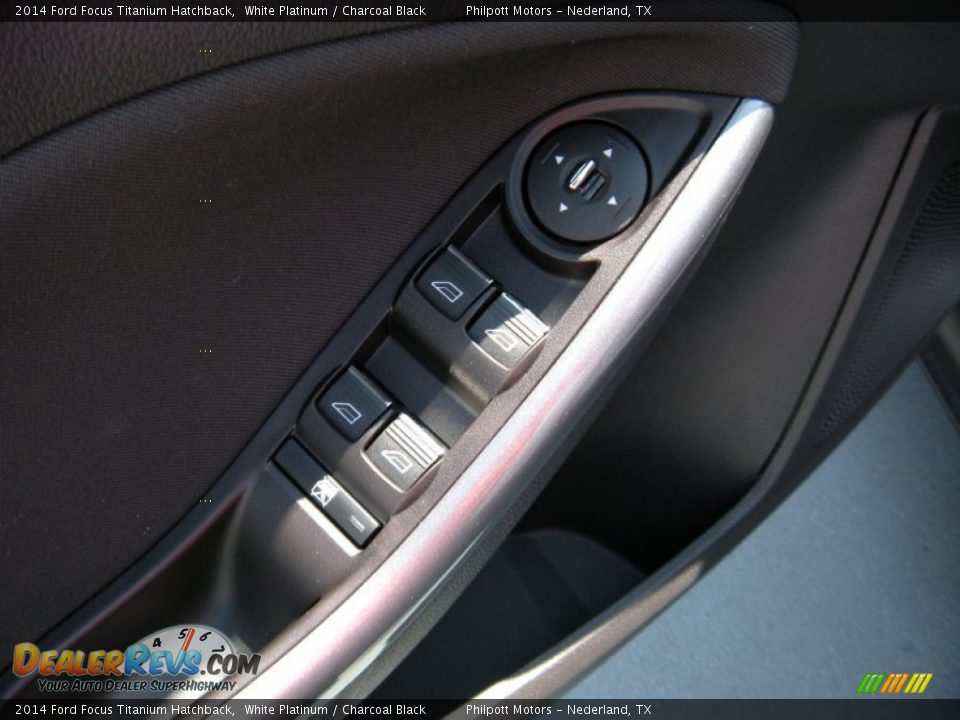 2014 Ford Focus Titanium Hatchback White Platinum / Charcoal Black Photo #21