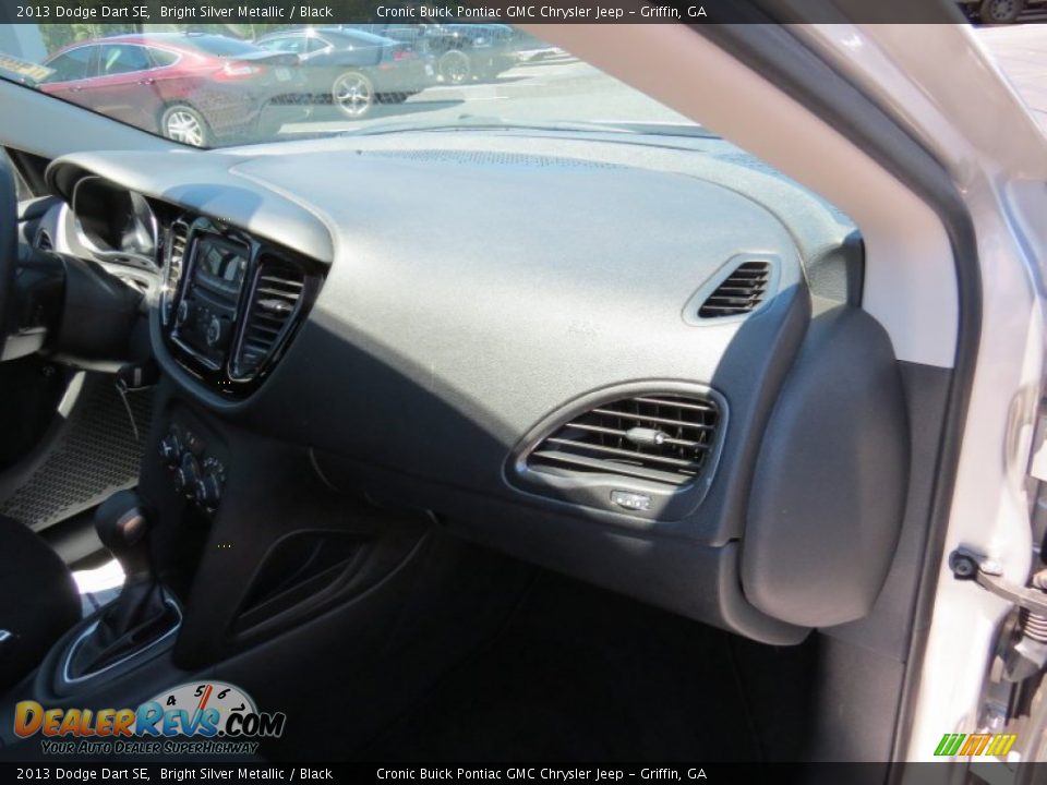 2013 Dodge Dart SE Bright Silver Metallic / Black Photo #19