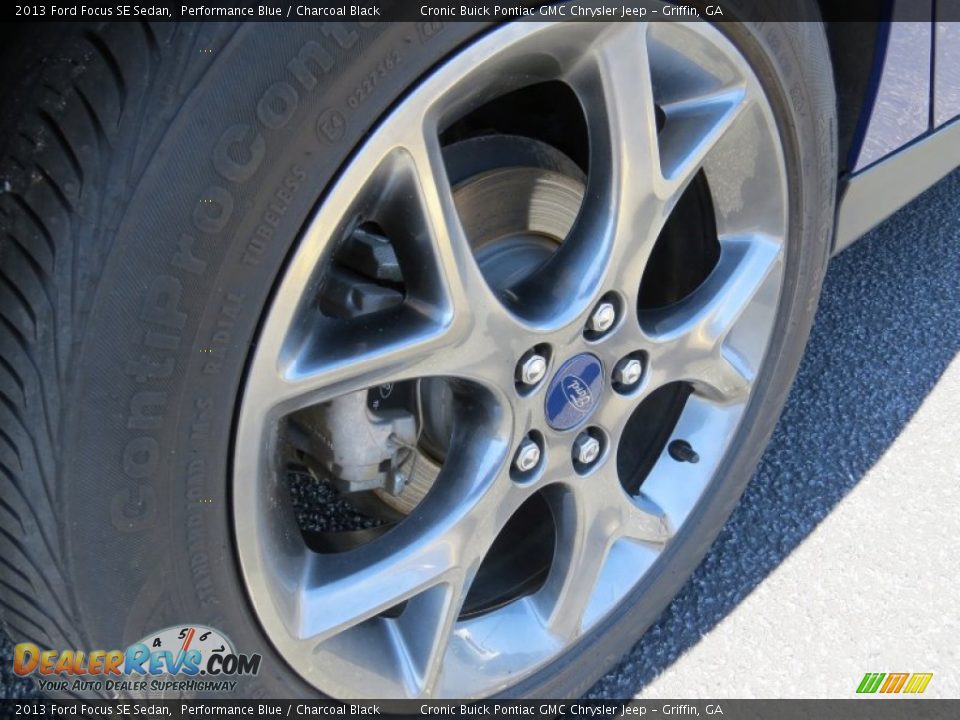 2013 Ford Focus SE Sedan Performance Blue / Charcoal Black Photo #17