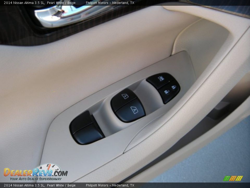 2014 Nissan Altima 3.5 SL Pearl White / Beige Photo #31