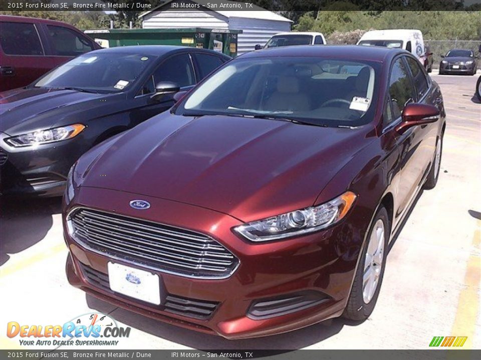 Front 3/4 View of 2015 Ford Fusion SE Photo #3