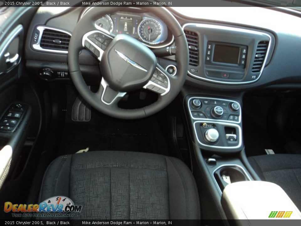 2015 Chrysler 200 S Black / Black Photo #4