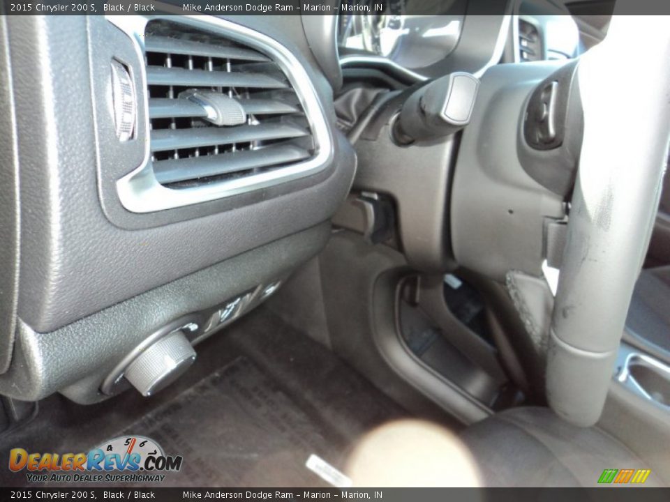 2015 Chrysler 200 S Black / Black Photo #12