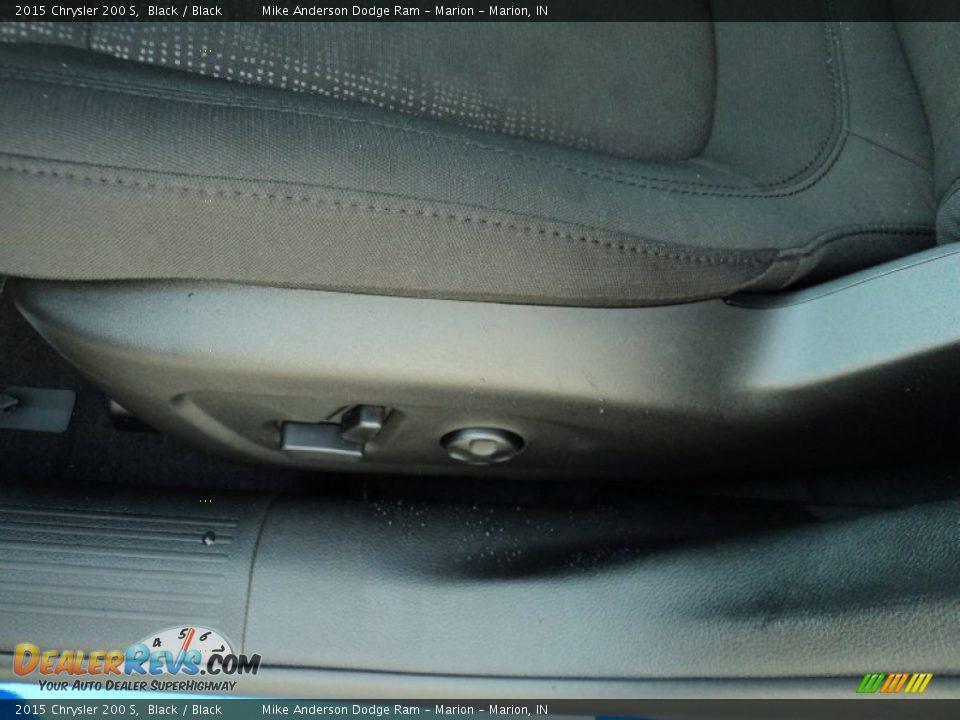 2015 Chrysler 200 S Black / Black Photo #13