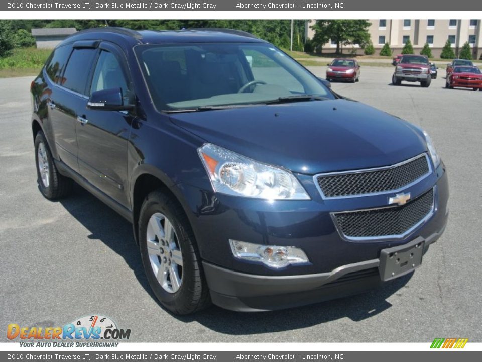 Front 3/4 View of 2010 Chevrolet Traverse LT Photo #1