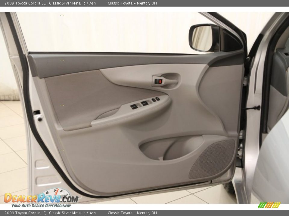 2009 Toyota Corolla LE Classic Silver Metallic / Ash Photo #4