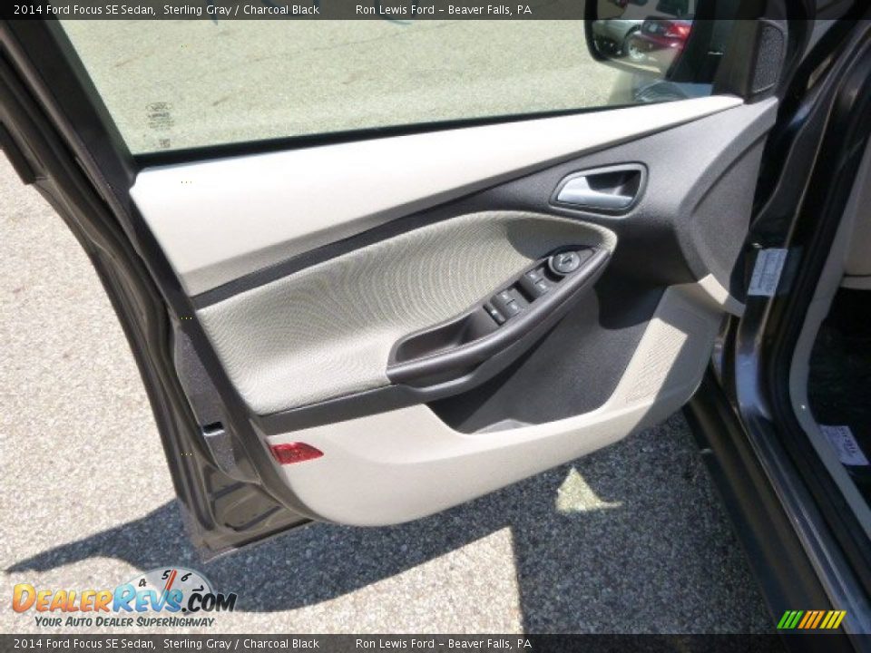 2014 Ford Focus SE Sedan Sterling Gray / Charcoal Black Photo #11