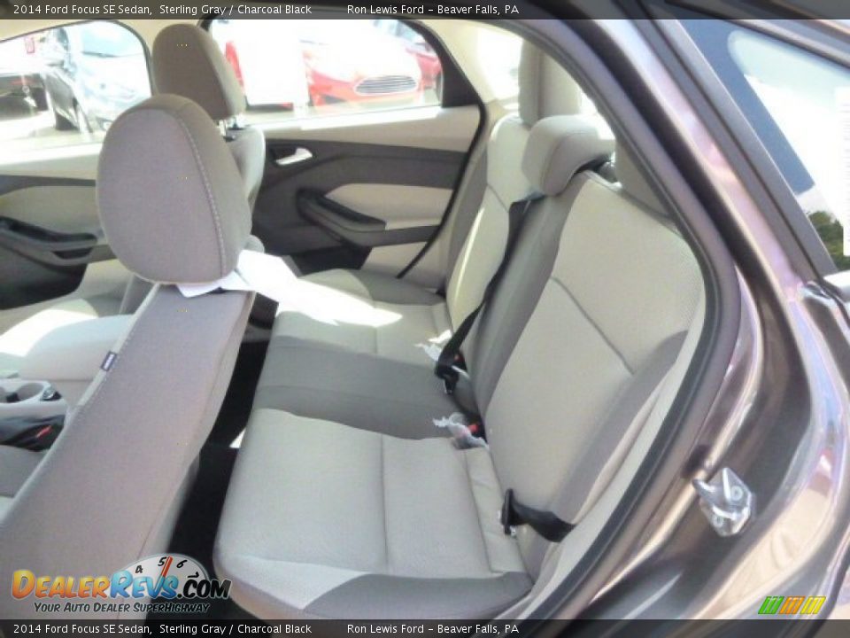 2014 Ford Focus SE Sedan Sterling Gray / Charcoal Black Photo #12