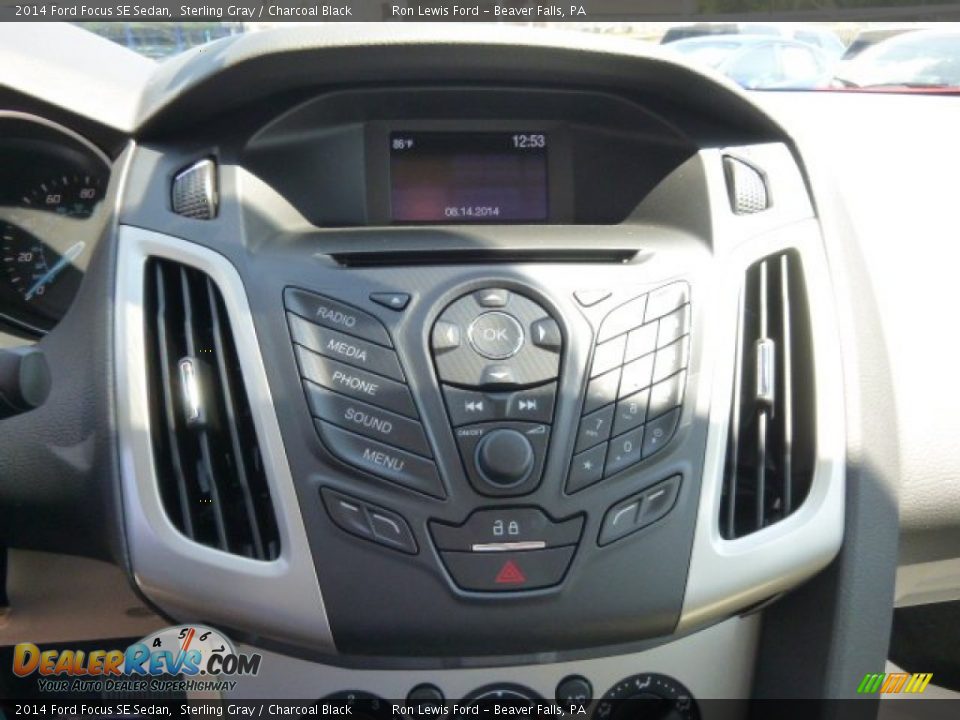 2014 Ford Focus SE Sedan Sterling Gray / Charcoal Black Photo #16