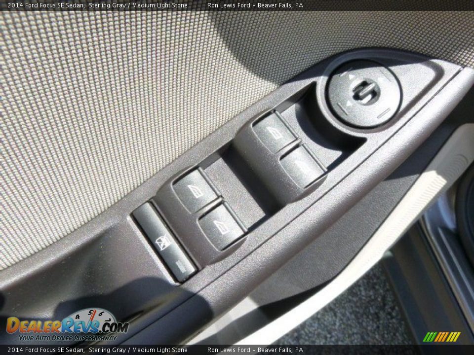 2014 Ford Focus SE Sedan Sterling Gray / Medium Light Stone Photo #15