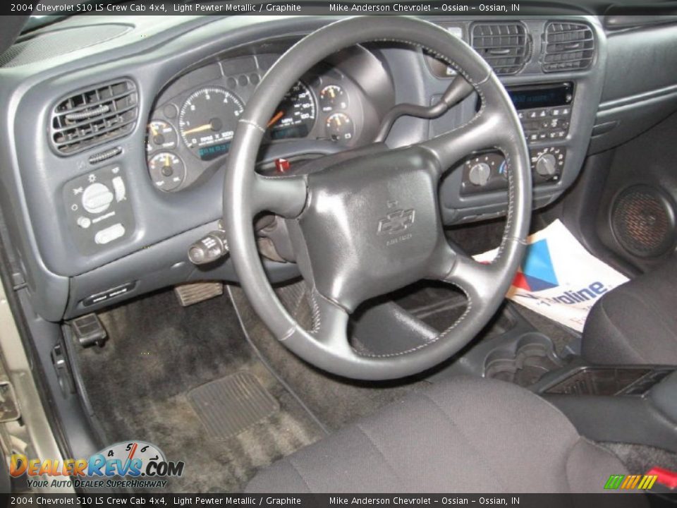 2004 Chevrolet S10 LS Crew Cab 4x4 Light Pewter Metallic / Graphite Photo #6