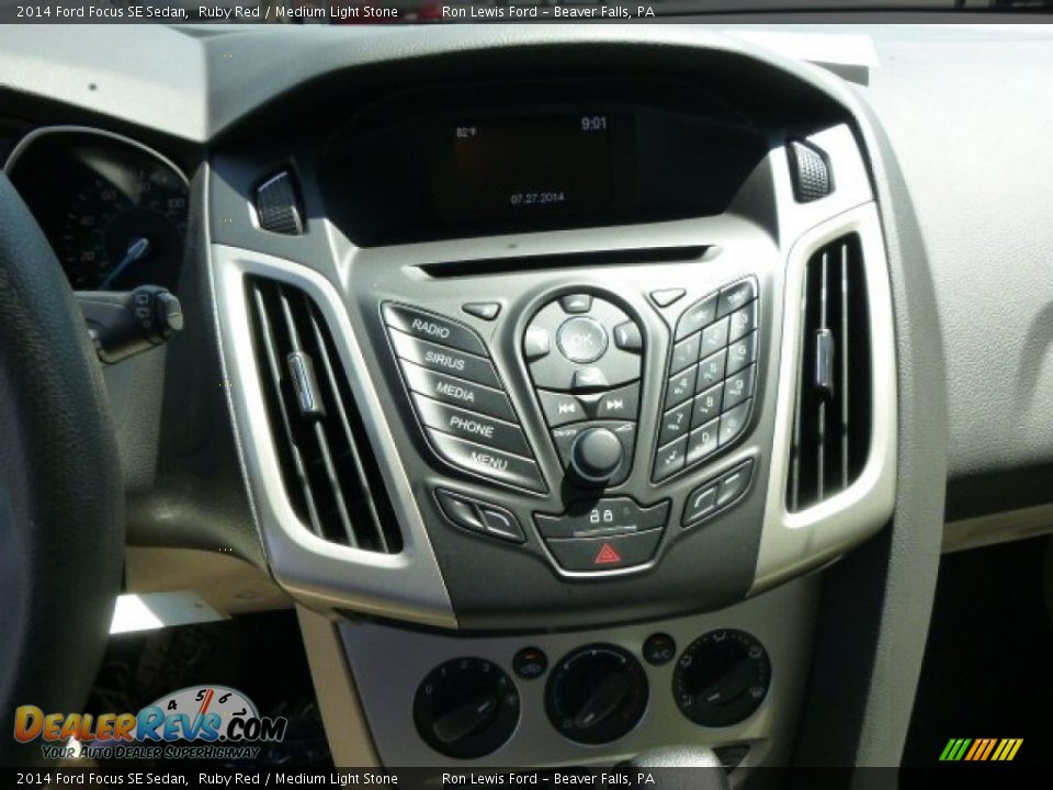 2014 Ford Focus SE Sedan Ruby Red / Medium Light Stone Photo #16