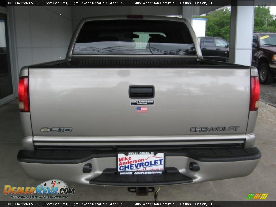 2004 Chevrolet S10 LS Crew Cab 4x4 Light Pewter Metallic / Graphite Photo #17