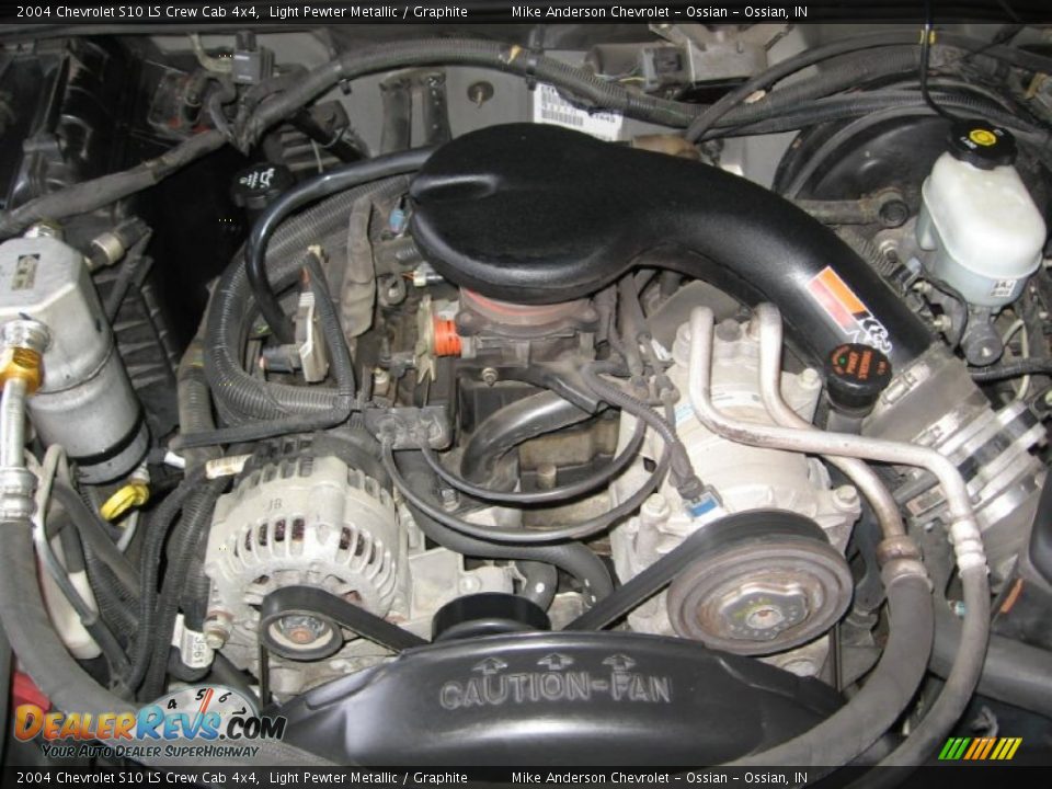 2004 Chevrolet S10 LS Crew Cab 4x4 Light Pewter Metallic / Graphite Photo #21