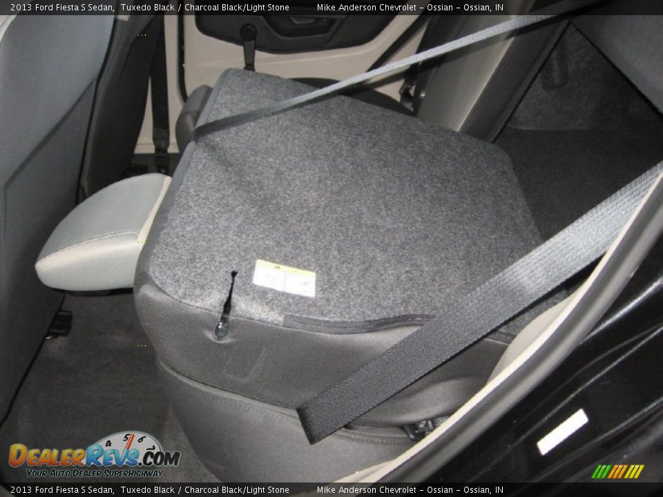 2013 Ford Fiesta S Sedan Tuxedo Black / Charcoal Black/Light Stone Photo #14