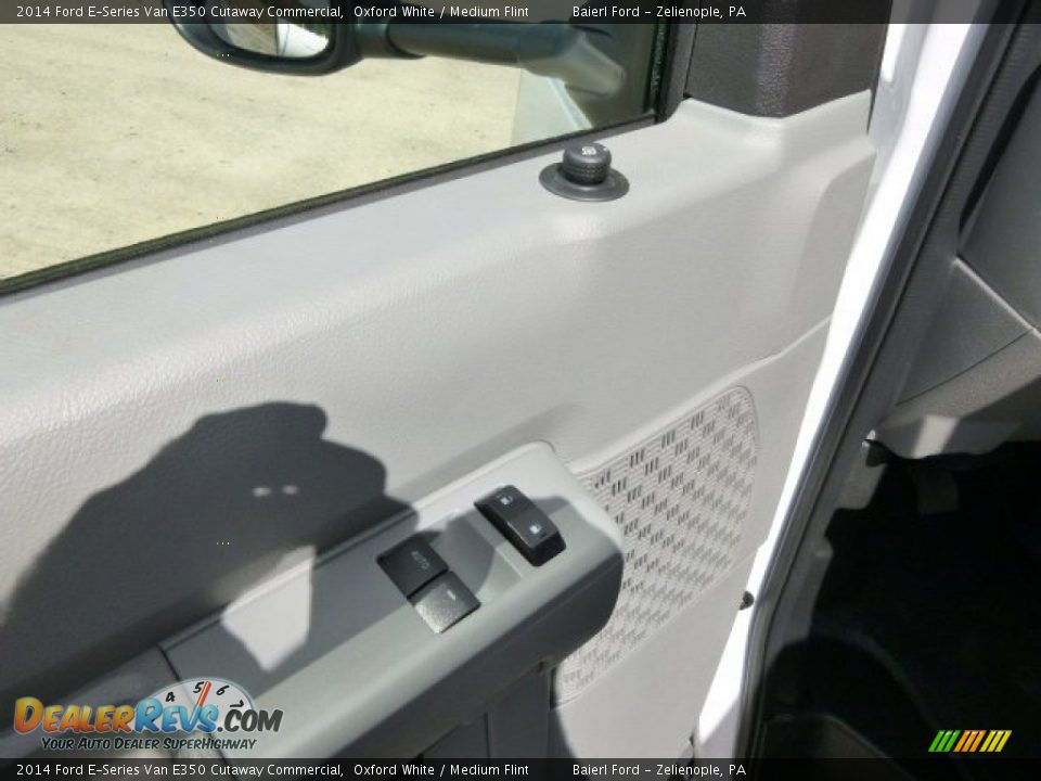 2014 Ford E-Series Van E350 Cutaway Commercial Oxford White / Medium Flint Photo #16