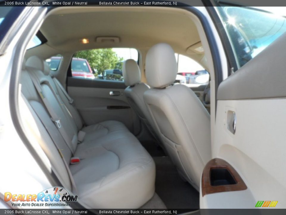 2006 Buick LaCrosse CXL White Opal / Neutral Photo #12