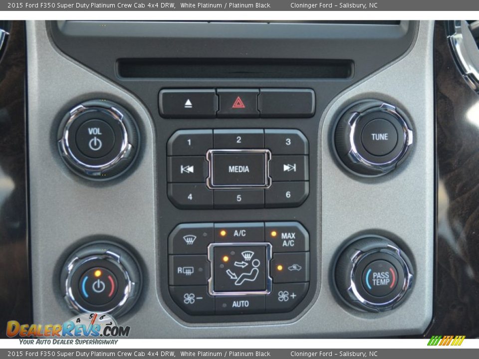 Controls of 2015 Ford F350 Super Duty Platinum Crew Cab 4x4 DRW Photo #23