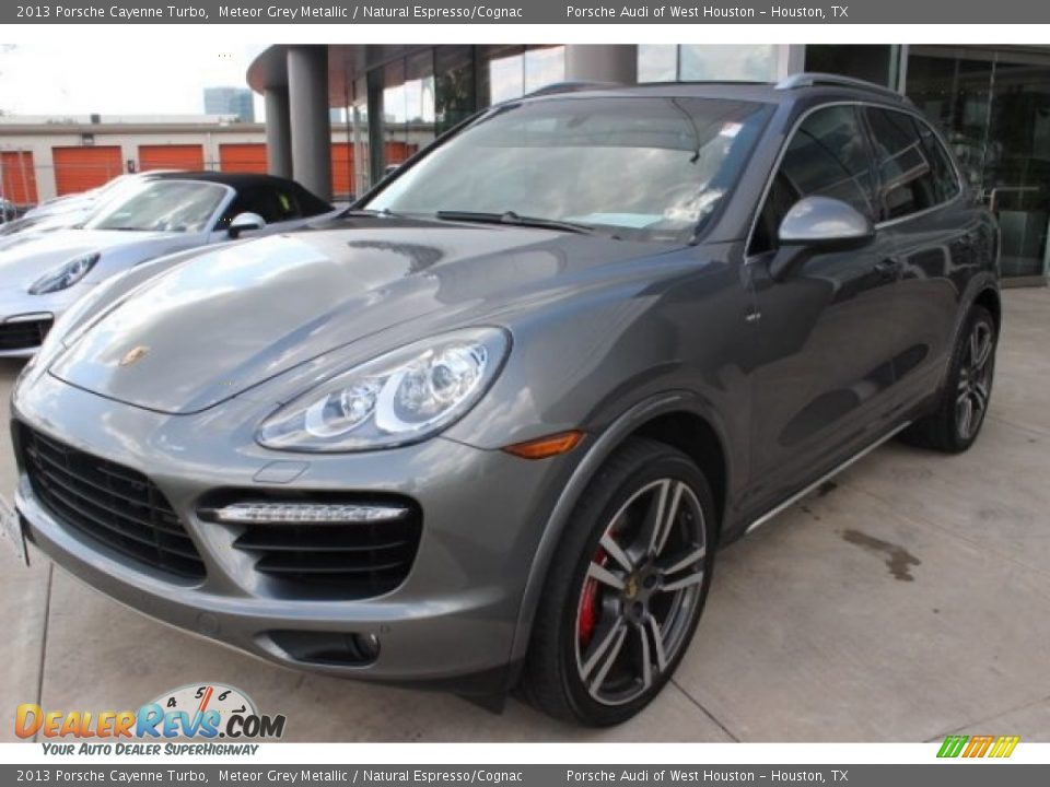 Front 3/4 View of 2013 Porsche Cayenne Turbo Photo #3