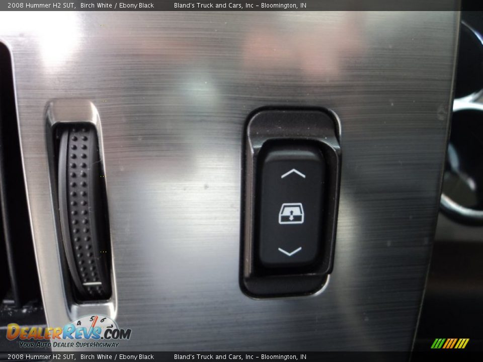 Controls of 2008 Hummer H2 SUT Photo #15