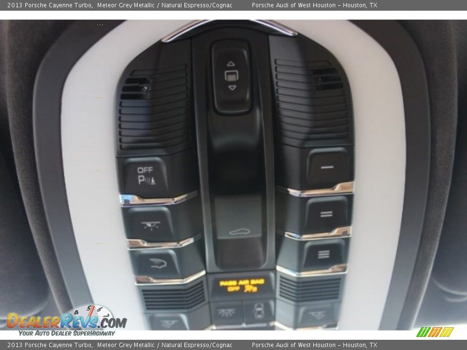 Controls of 2013 Porsche Cayenne Turbo Photo #21