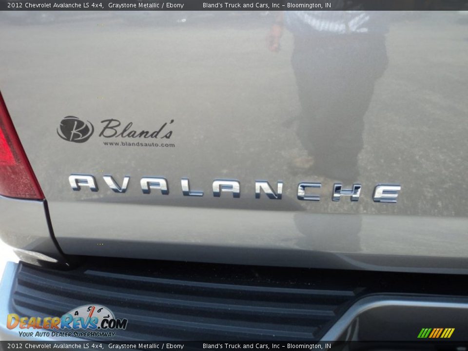 2012 Chevrolet Avalanche LS 4x4 Graystone Metallic / Ebony Photo #26