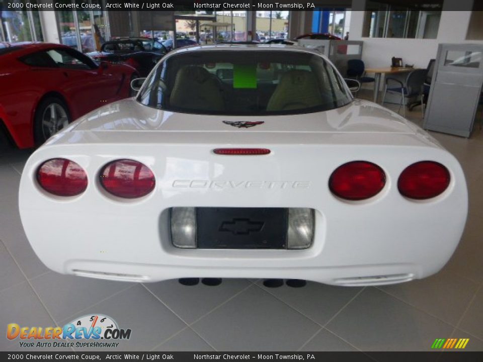 2000 Chevrolet Corvette Coupe Arctic White / Light Oak Photo #4