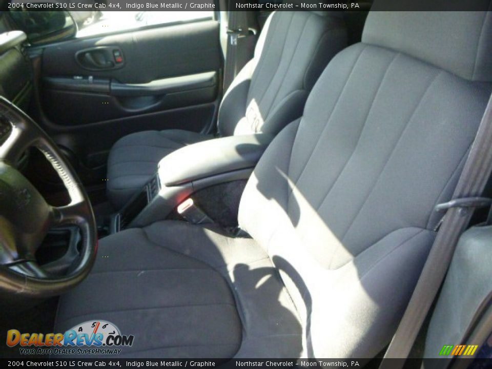 2004 Chevrolet S10 LS Crew Cab 4x4 Indigo Blue Metallic / Graphite Photo #8