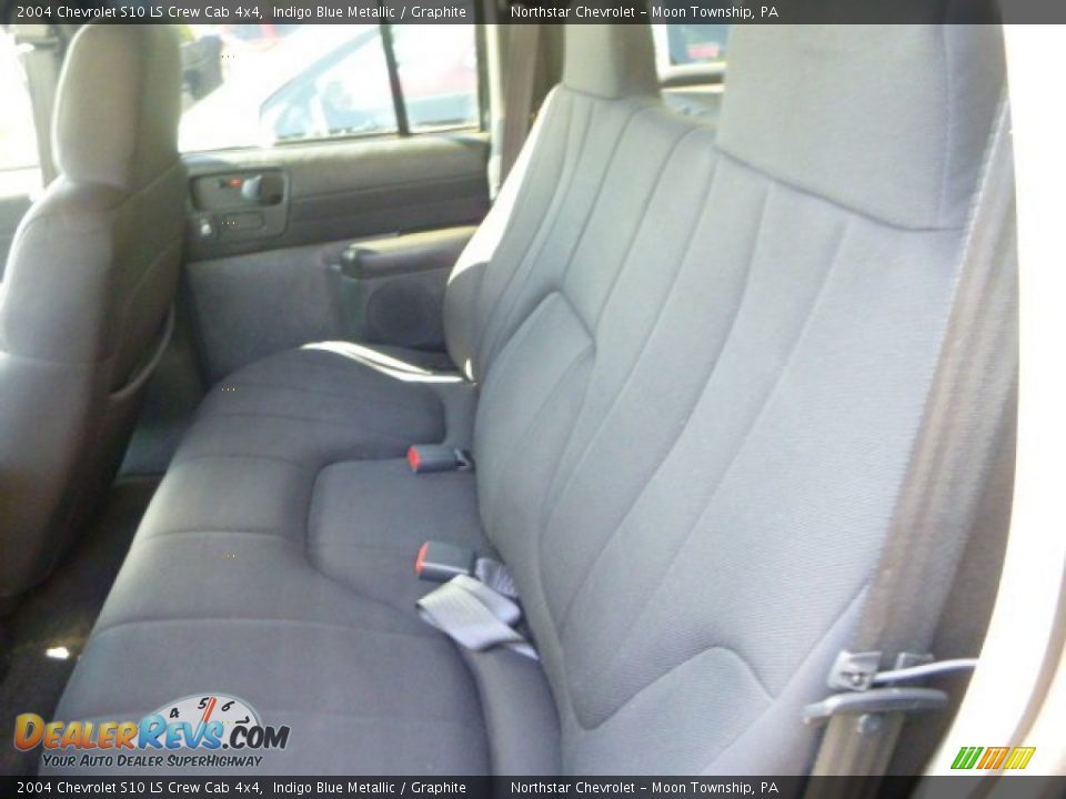 2004 Chevrolet S10 LS Crew Cab 4x4 Indigo Blue Metallic / Graphite Photo #9