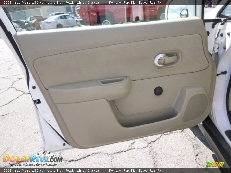 2008 Nissan Versa 1.8 S Hatchback Fresh Powder White / Charcoal Photo #11