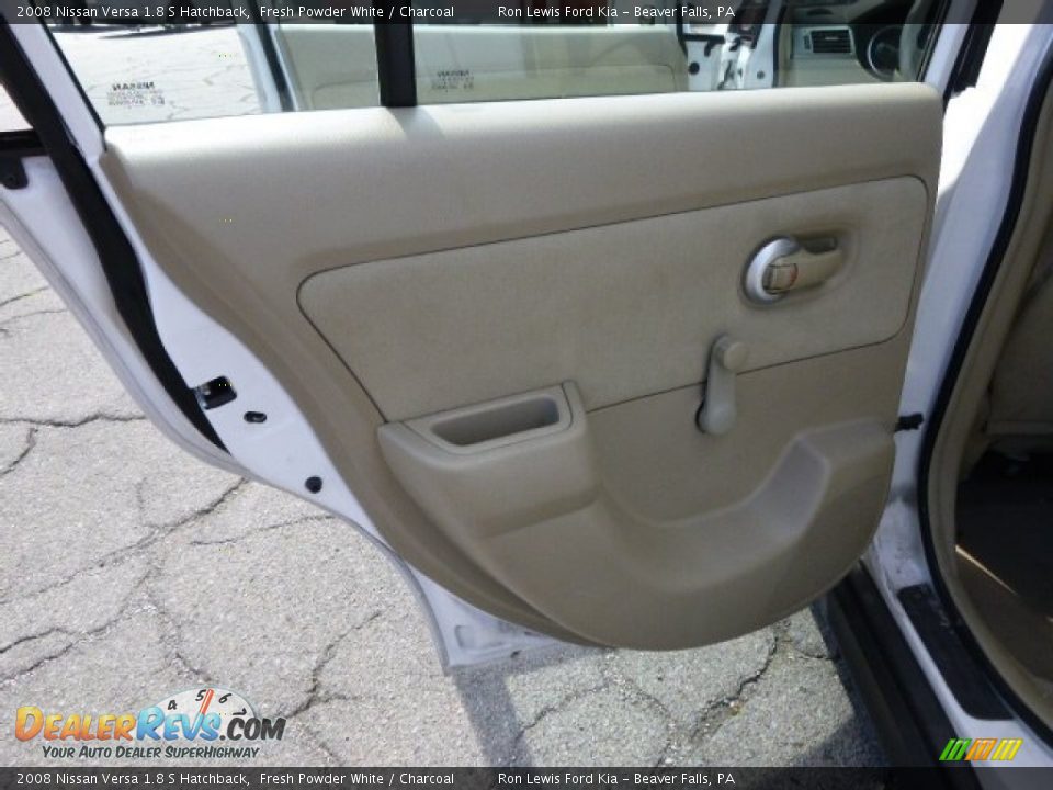 2008 Nissan Versa 1.8 S Hatchback Fresh Powder White / Charcoal Photo #13