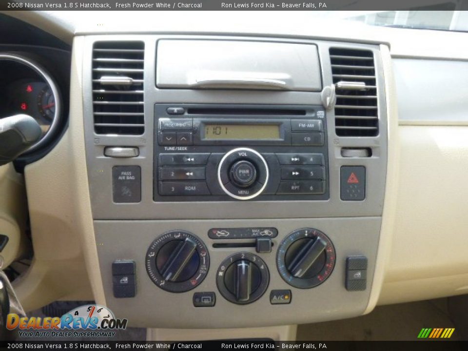2008 Nissan Versa 1.8 S Hatchback Fresh Powder White / Charcoal Photo #15
