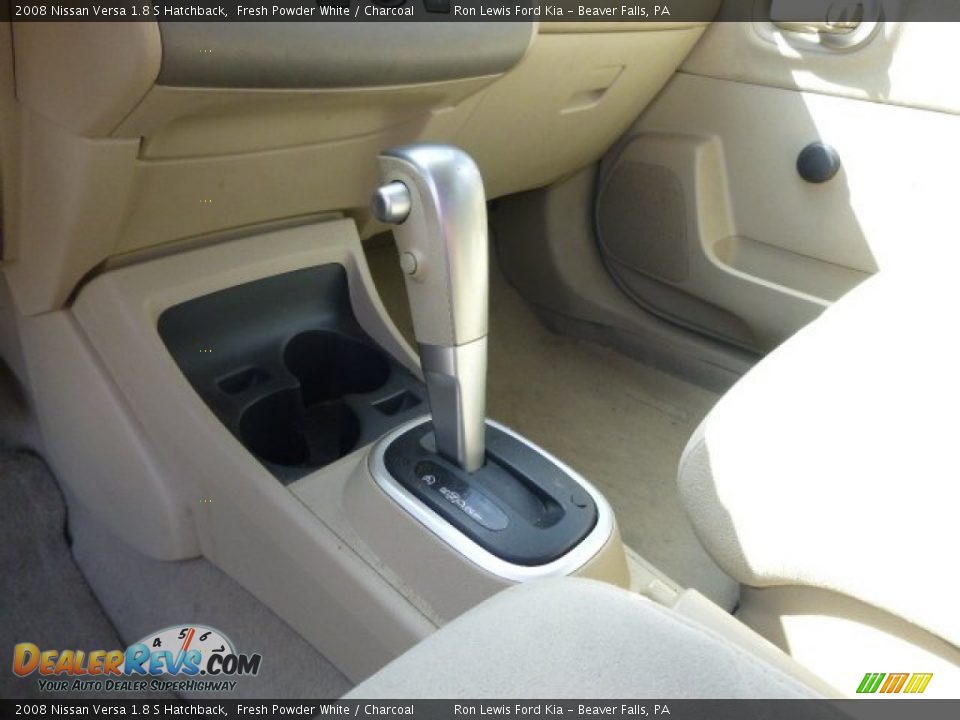 2008 Nissan Versa 1.8 S Hatchback Fresh Powder White / Charcoal Photo #16