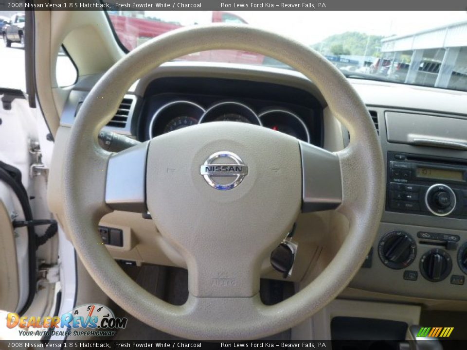 2008 Nissan Versa 1.8 S Hatchback Fresh Powder White / Charcoal Photo #18