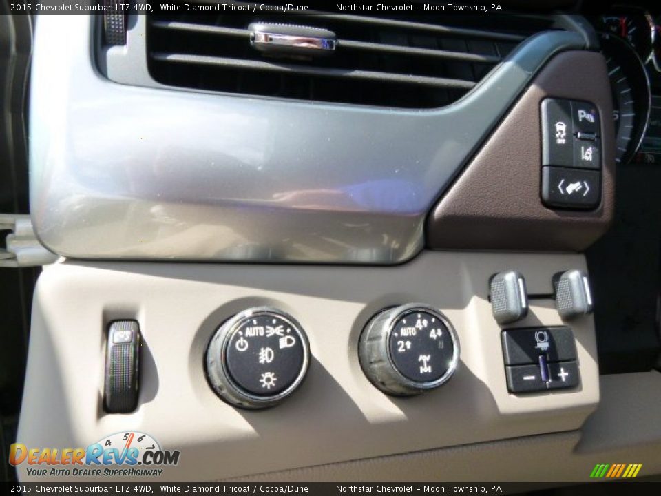 2015 Chevrolet Suburban LTZ 4WD White Diamond Tricoat / Cocoa/Dune Photo #17