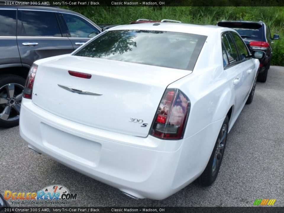 Ivory Tri-Coat Pearl 2014 Chrysler 300 S AWD Photo #2