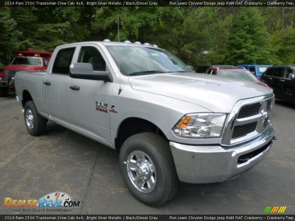 2014 Ram 2500 Tradesman Crew Cab 4x4 Bright Silver Metallic / Black/Diesel Gray Photo #4