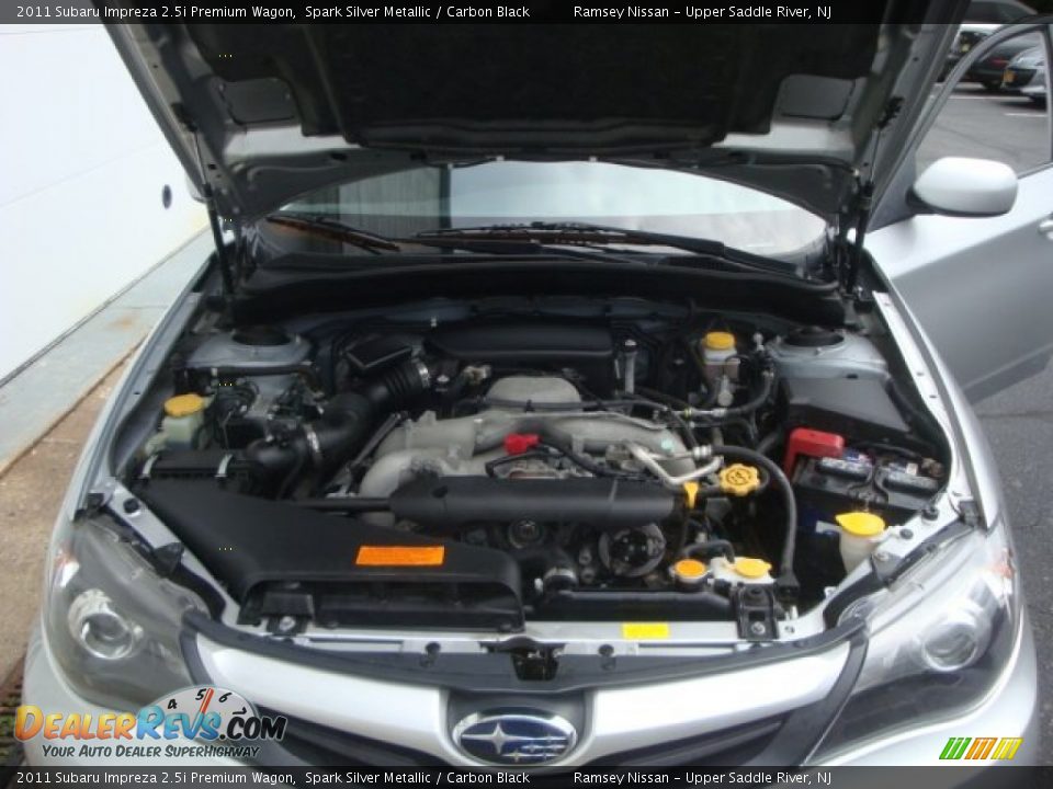 2011 Subaru Impreza 2.5i Premium Wagon Spark Silver Metallic / Carbon Black Photo #25