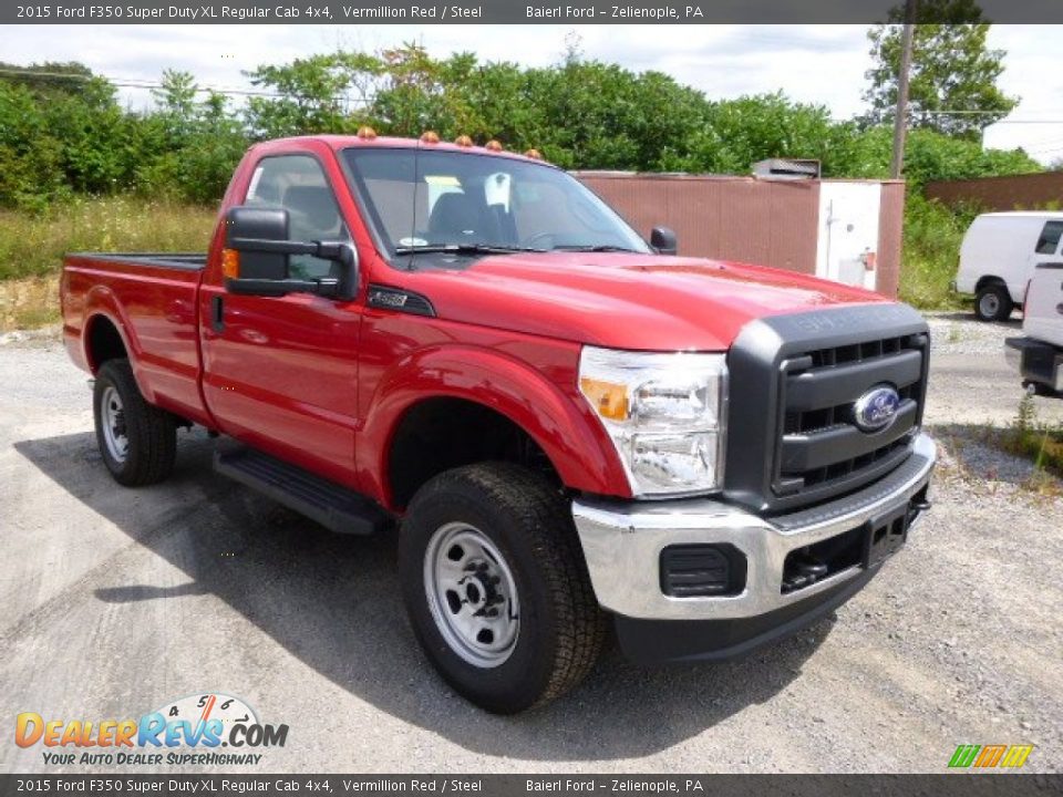 Front 3/4 View of 2015 Ford F350 Super Duty XL Regular Cab 4x4 Photo #2