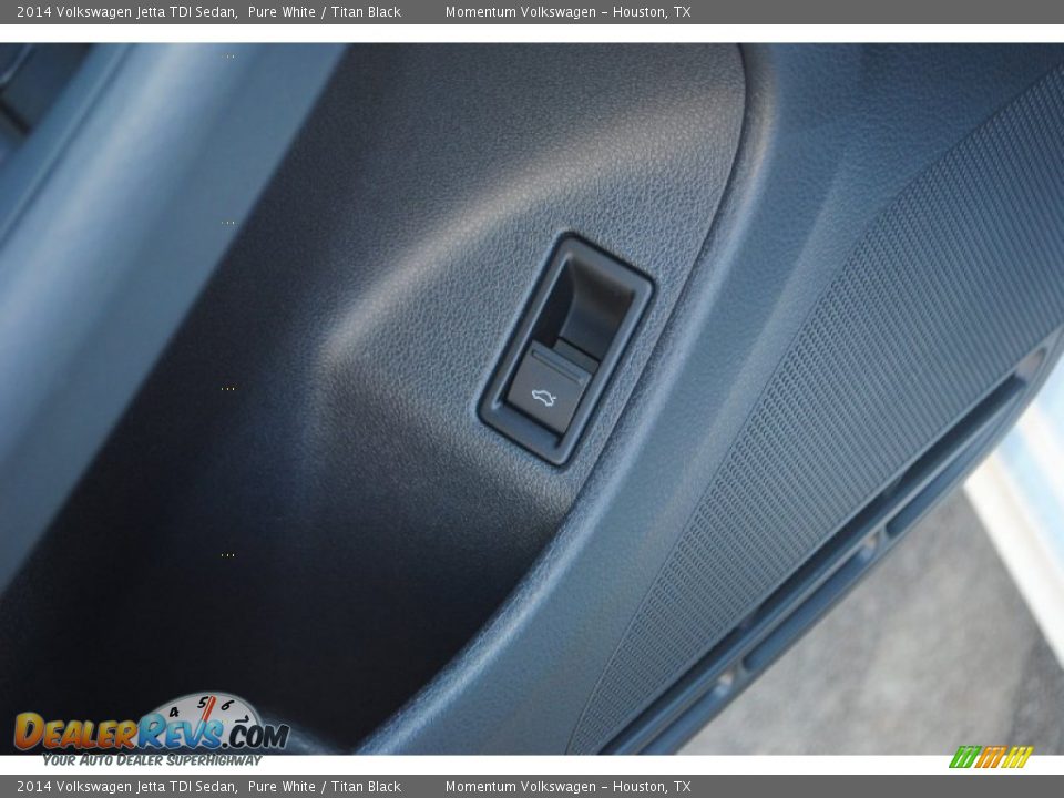 2014 Volkswagen Jetta TDI Sedan Pure White / Titan Black Photo #17