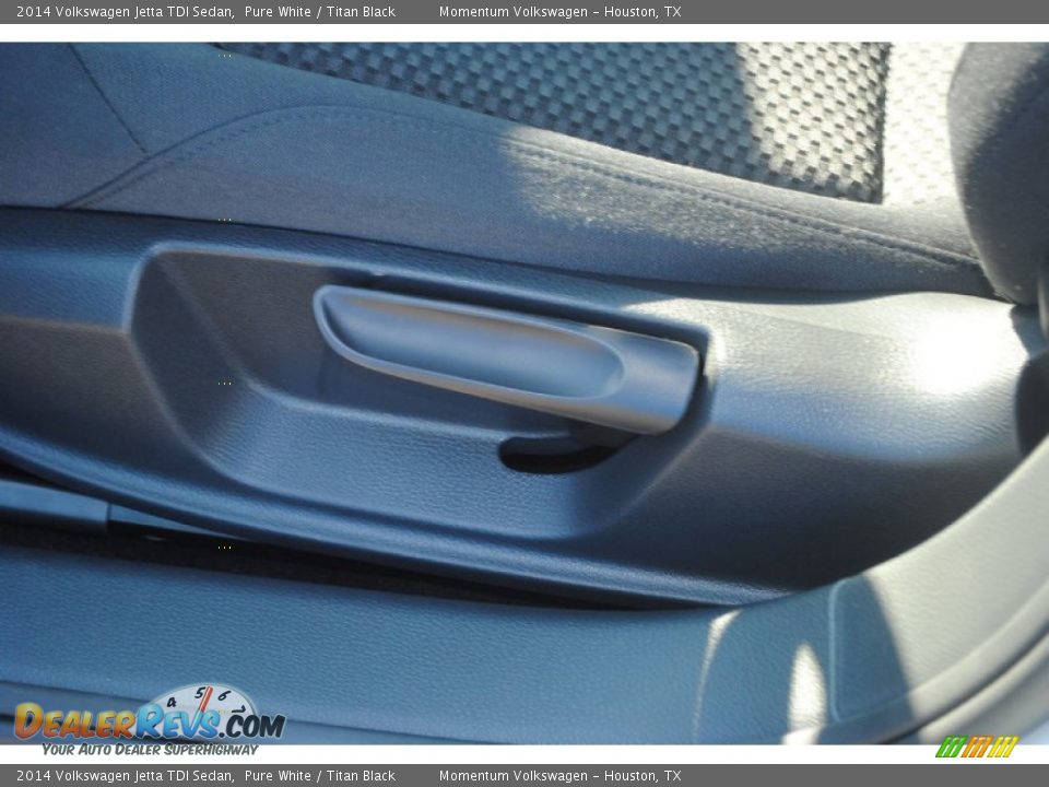 2014 Volkswagen Jetta TDI Sedan Pure White / Titan Black Photo #18