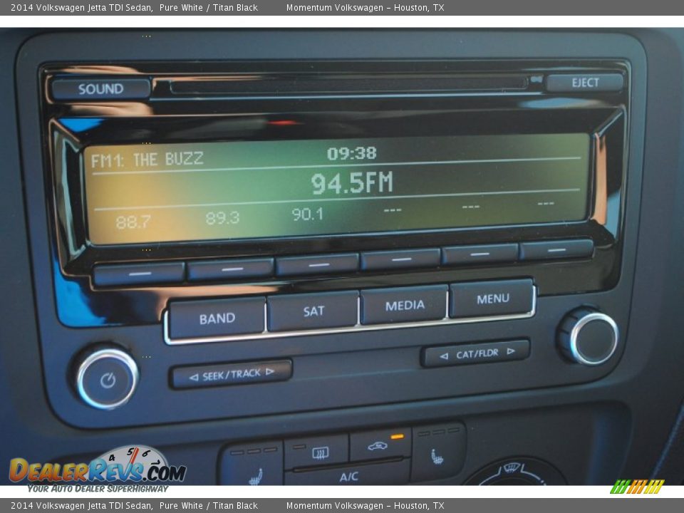 2014 Volkswagen Jetta TDI Sedan Pure White / Titan Black Photo #22