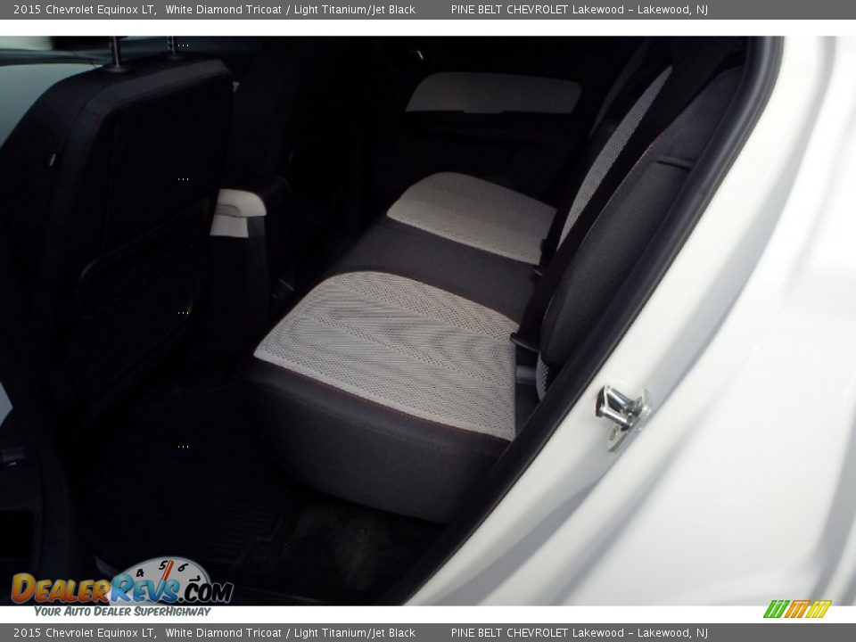 2015 Chevrolet Equinox LT White Diamond Tricoat / Light Titanium/Jet Black Photo #4