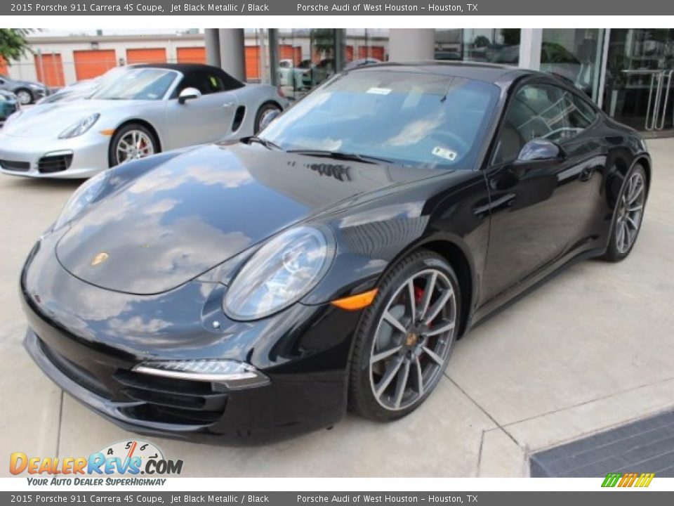 Front 3/4 View of 2015 Porsche 911 Carrera 4S Coupe Photo #3